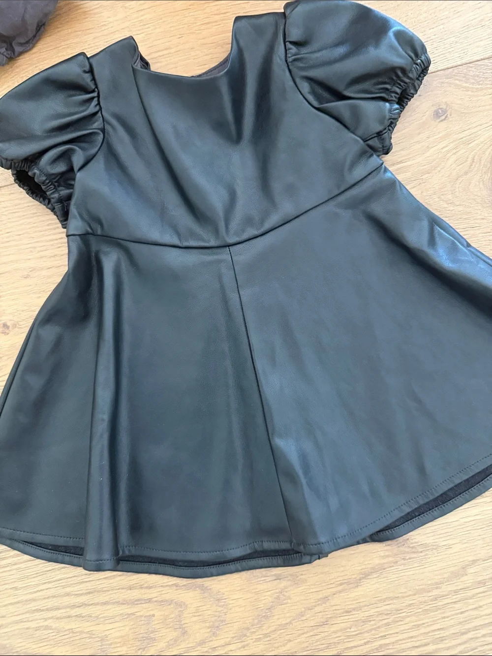 GAP Little Baby Girls Black Faux-Leather Puff Sleeve Dress with Bloomers 6-12 mo